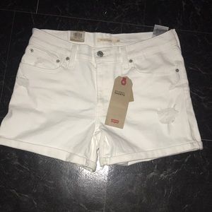 Brand new white Levi’s shorts